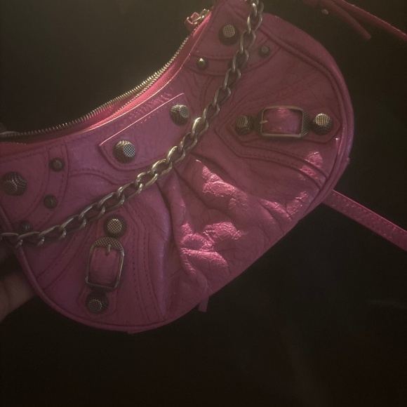 Balenciaga - Picture 1 of 8